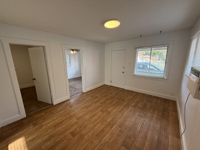 Building Photo - 964 James Ct