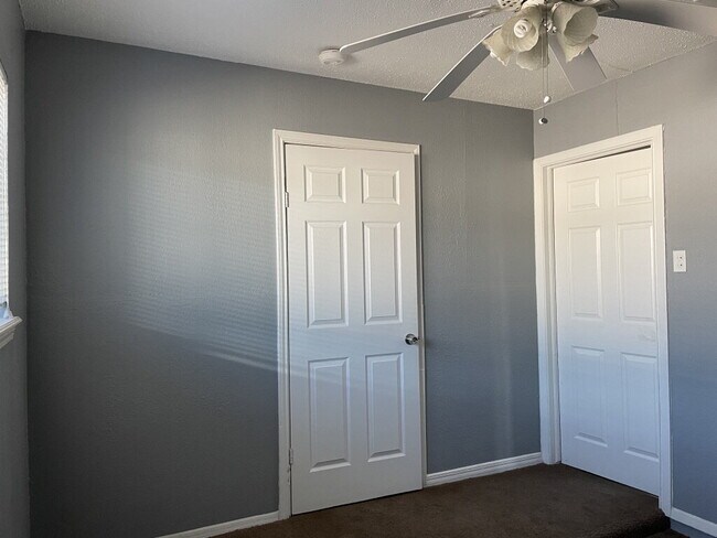 Building Photo - 8137 Staghorn Dr