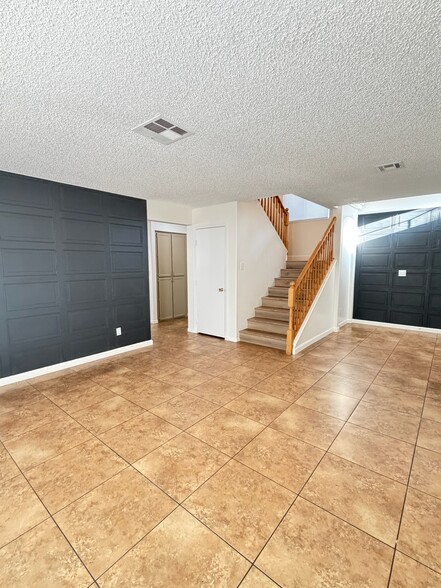 Building Photo - 3380 Stacey Lyn Dr