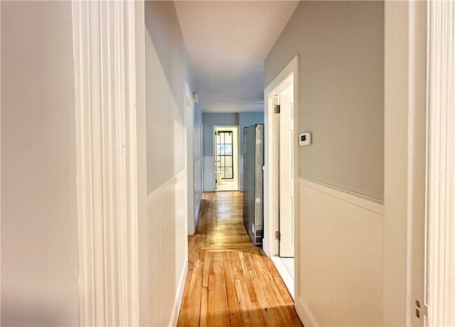 Building Photo - 419 Maple Ave