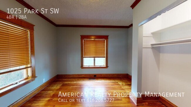 Building Photo - 1025 Park St SW