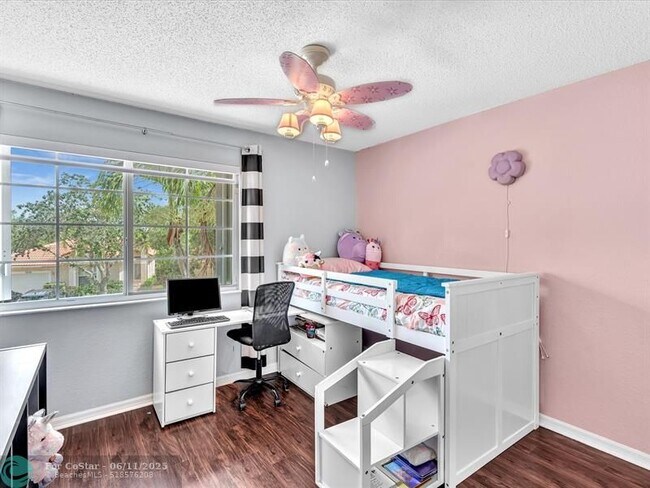 Building Photo - 16418 Sapphire St