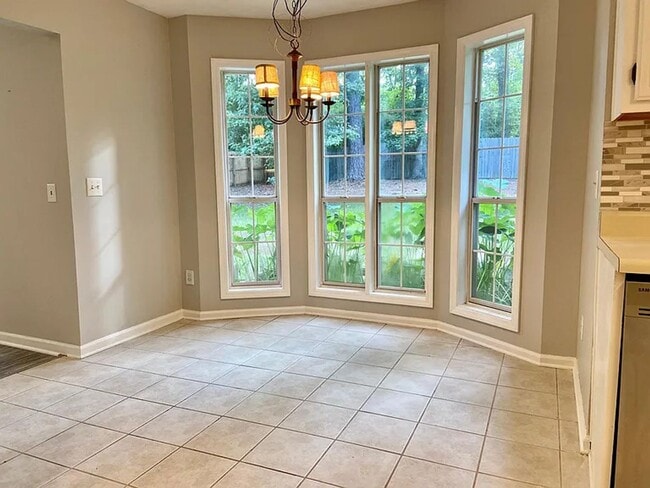 Building Photo - Large 3 bed, 2 bath home in Auburn