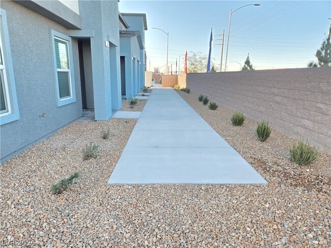 Building Photo - 6079 Cosmos Gdn St