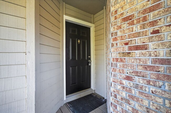 Building Photo - 10200 Belle Rive Blvd