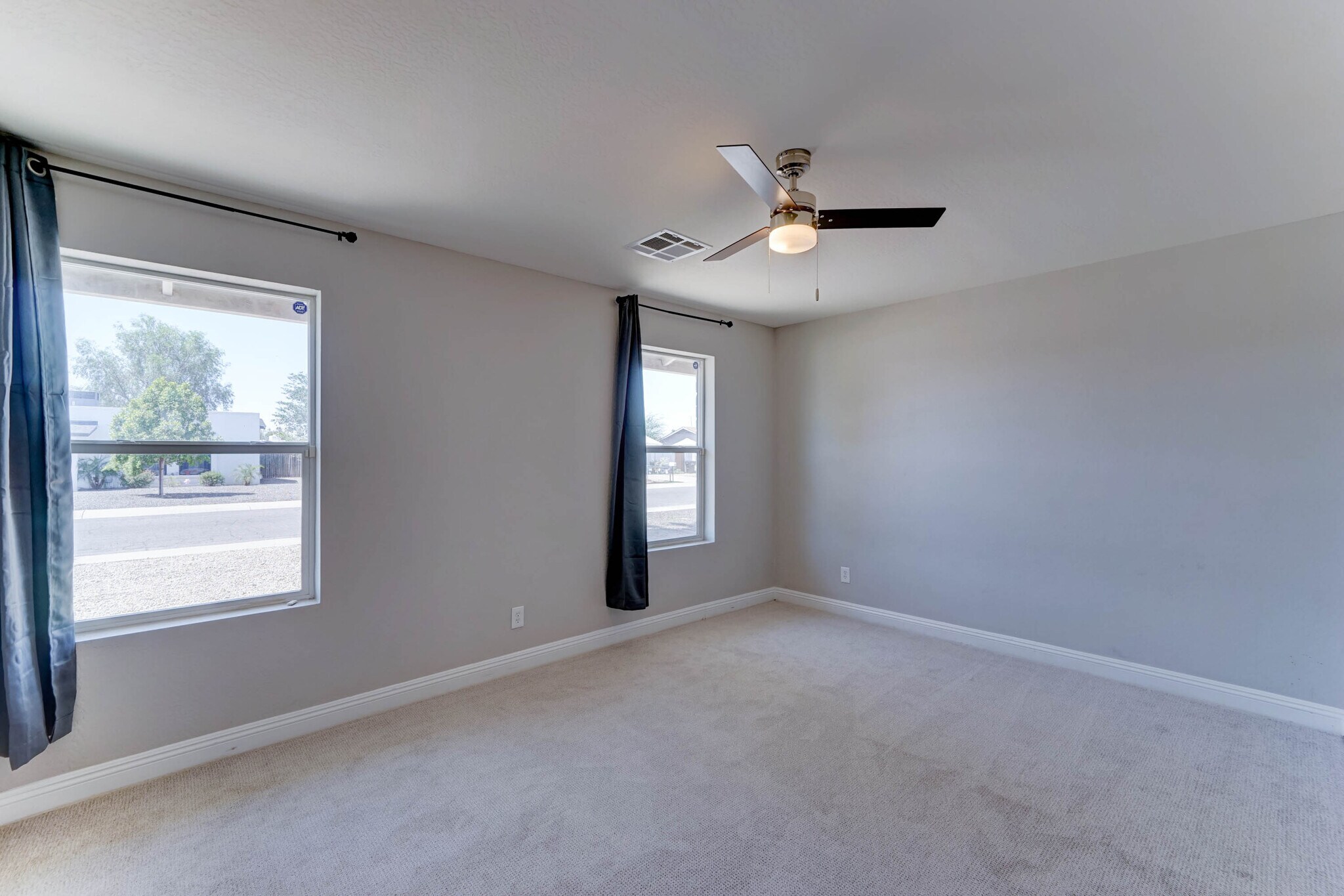 Building Photo - 1716 W Villa Theresa Dr