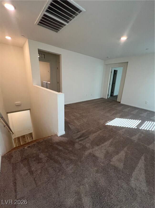 Building Photo - 6869 Calvitero St