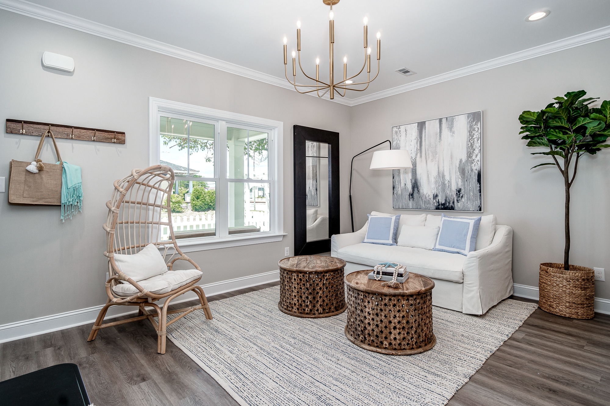 Brand new beach cottage! Public beach access at end of the street (4 min walk)! The sofa pulls out to a queen-size bed! - 103 S 13th St
