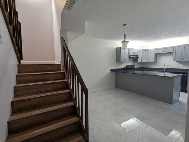 Building Photo - 2191 White Pine Cir