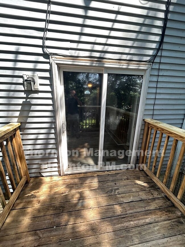 Building Photo - Culpeper Newly Renovated Townhouse