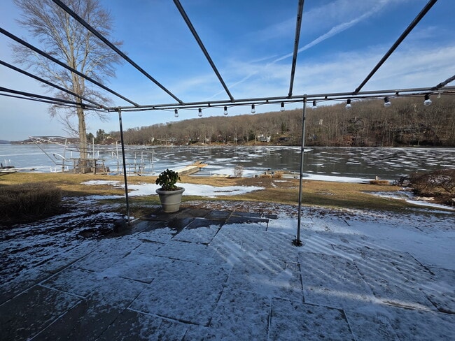 Building Photo - 23 Cedar Dr