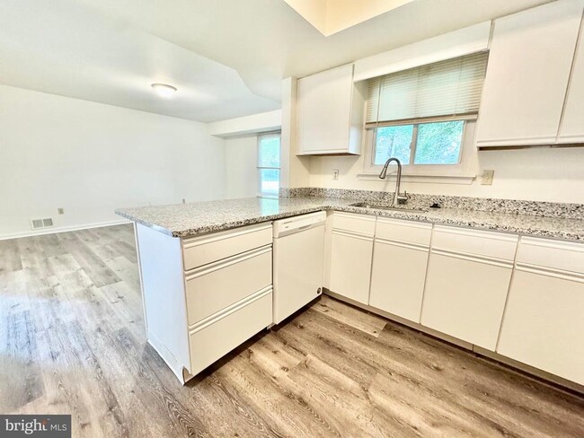 Building Photo - 1406 Woodmill Dr