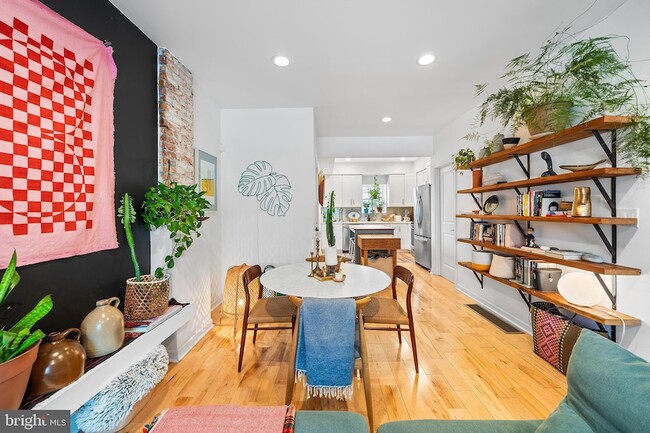 Building Photo - 2222 Oakford St