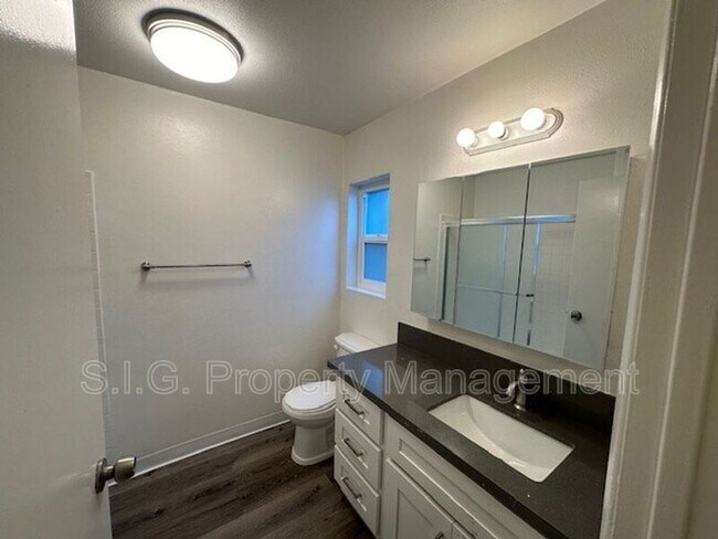 Building Photo - 10560 Sherman Grove