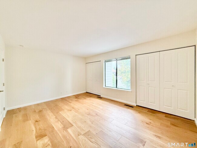 Building Photo - 64 Olcott Way