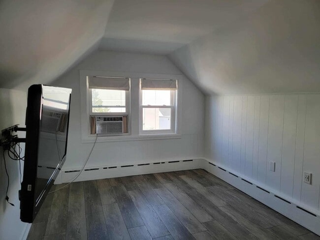 Building Photo - 4014 N Octavia Ave