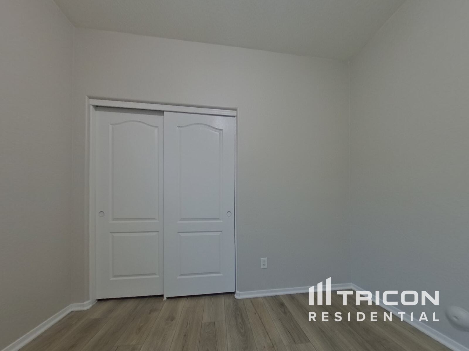 Building Photo - 7919 S 73rd Dr