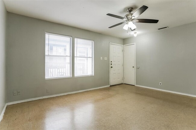 Building Photo - 6801 Stonleigh Pl