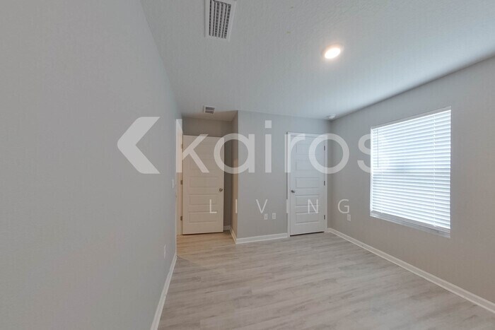 Building Photo - 416 Monarch Ln