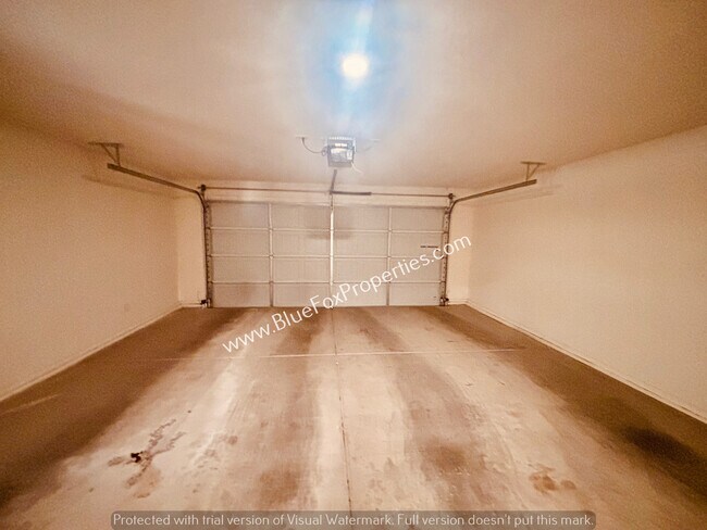 Building Photo - 12867 N Peony Dr