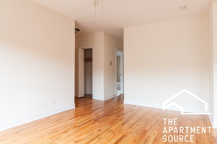 Building Photo - 628 W Cornelia Ave