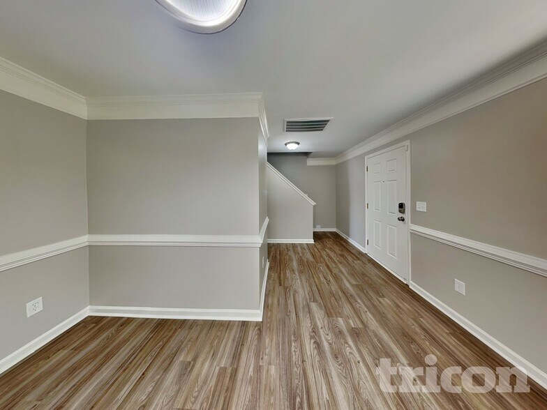 Building Photo - 2208 Ballingarry Dr