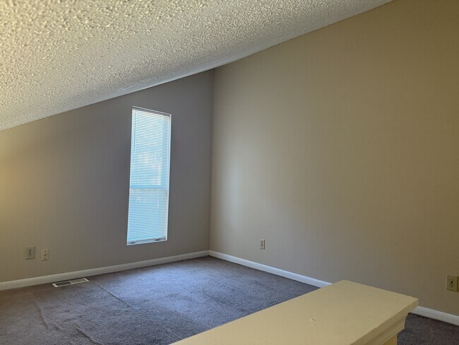 Building Photo - 505 63rd Ave N