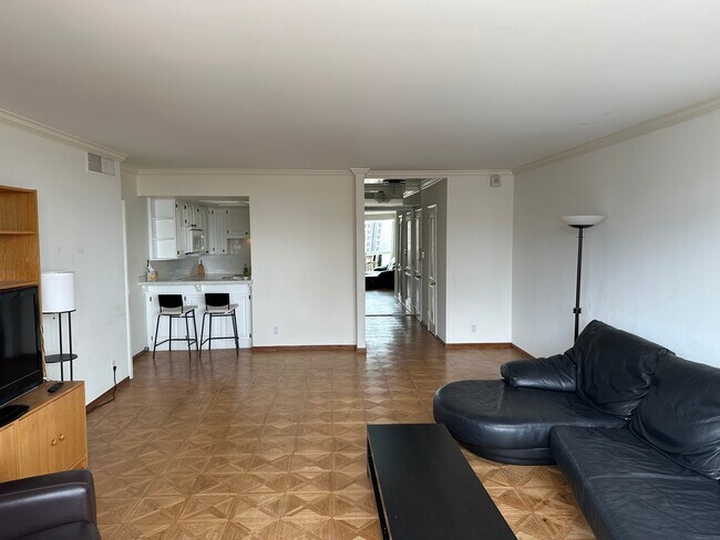 Building Photo - 969 Hilgard Ave