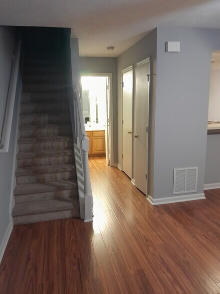 Building Photo - 1057 Rock Creek Ln