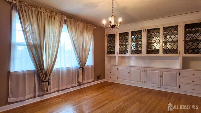 Building Photo - 221 Wyckoff Ave