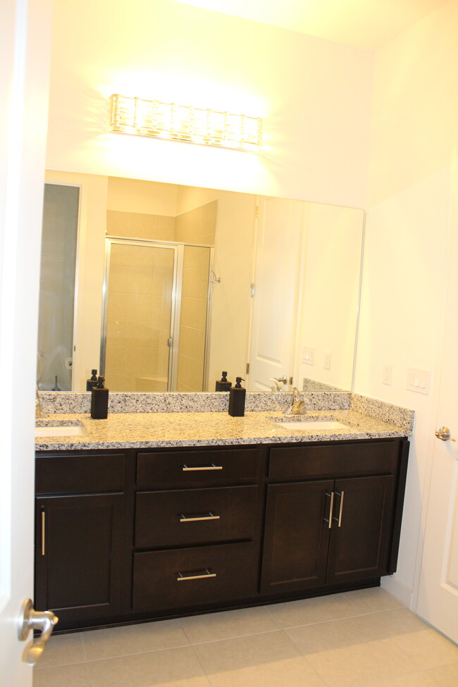 Master Bath - 14601 Kingfisher Loop