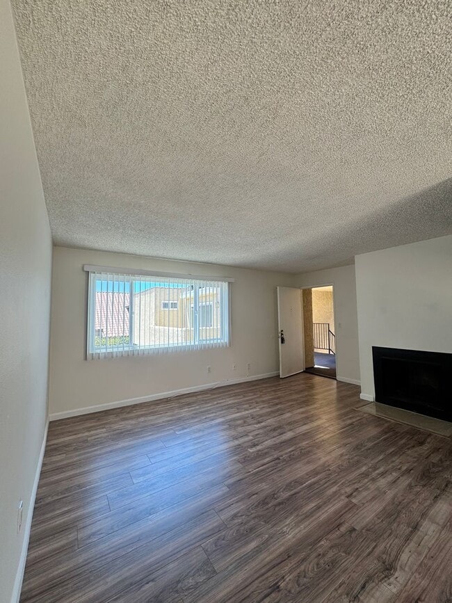 Building Photo - 17762 Paseo Cir
