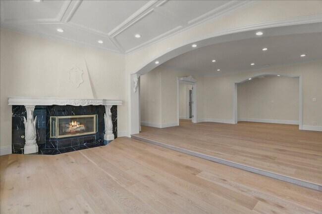 Building Photo - Luxury 10 Bedrooms, 9 Bathroom Estate for Lease in Los Gatos