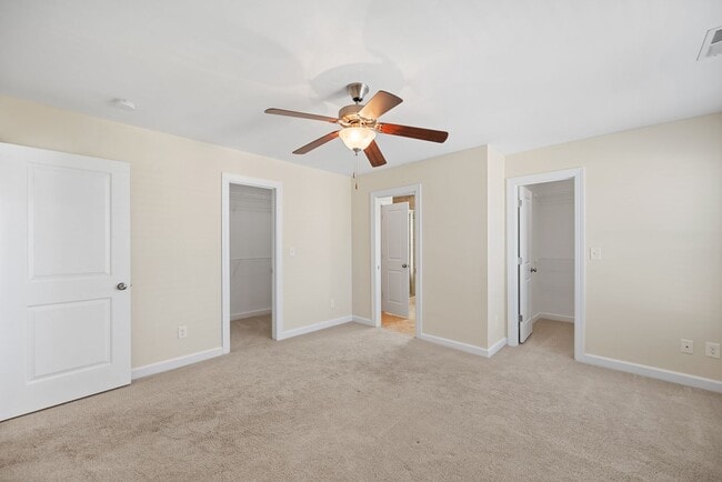 Building Photo - Chick's Beach Condo 3BR & 3.5BA w/2-car garage