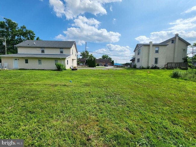 Building Photo - 203 E Cedarville Rd