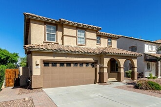 Building Photo - 904 E Euclid Ave