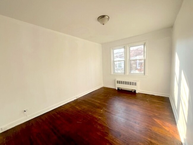 Building Photo - NORTH SIDE - Spacious 2BD/1BTH unit for rent!