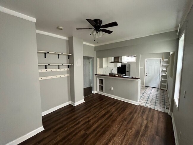 Building Photo - 3 Bedroom in Mt. Vernon!