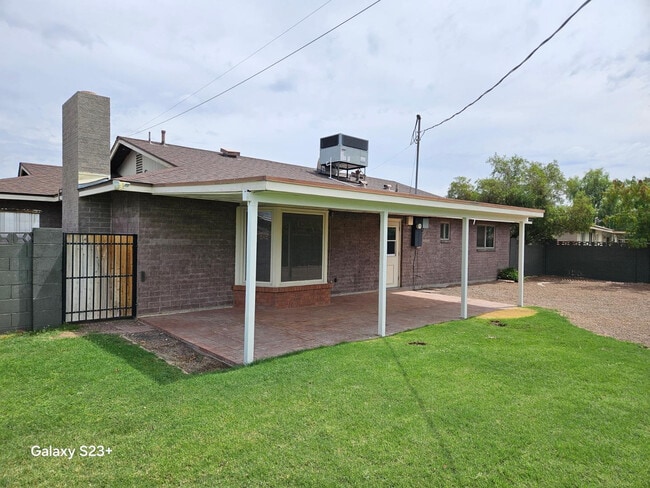 Building Photo - 531 E Laguna Dr