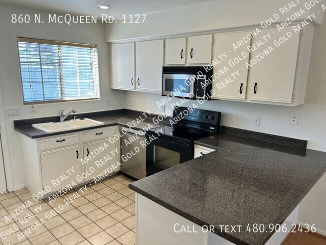 Building Photo - 860 N McQueen Rd