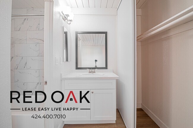 Building Photo - 855 S Citrus Ave