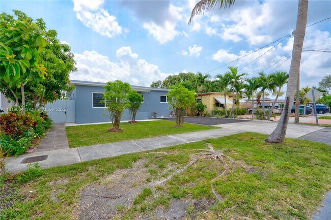 Building Photo - 3635 SW 88th Ct