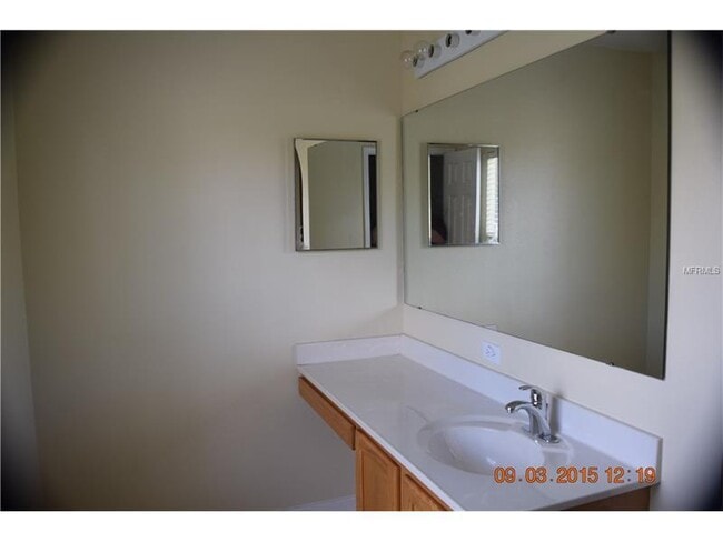 Building Photo - Nice 5 Bedroom 3 Bath Home