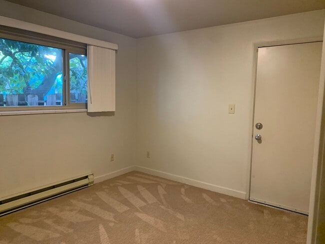 Building Photo - 2BR/1.5 Bath in a quiet Fremont neighborhood - Private balcony and shared backyard!