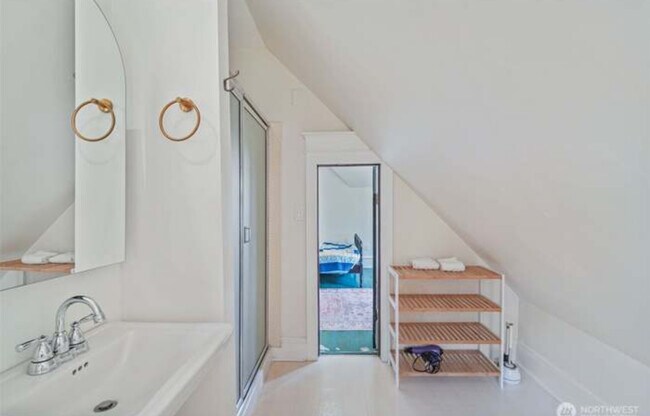 Building Photo - 5060 WA-106
