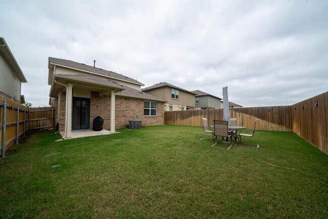 Building Photo - 1228 Vogel Dr