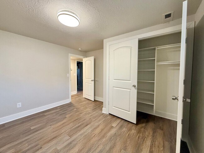 Building Photo - 250 N 360 W