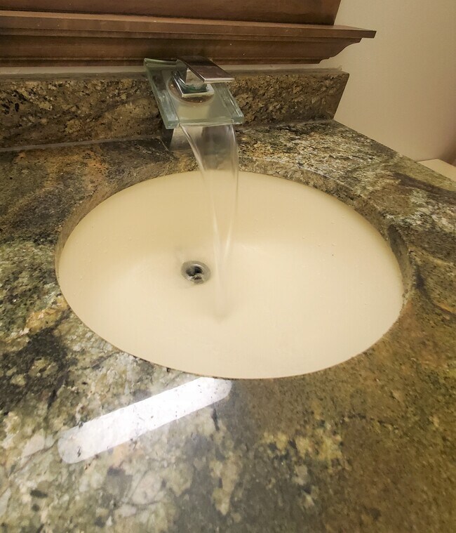 Building Photo - 4704 Great Oaks Dr