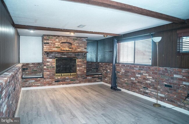 Building Photo - 6304 Somerset Rd