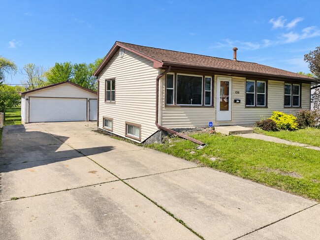 Building Photo - 120 E Oltendorf Rd
